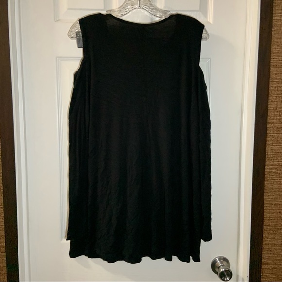 Celeste Black Scoop Neck Cold Shoulder Top size 1XL - Picture 10 of 10